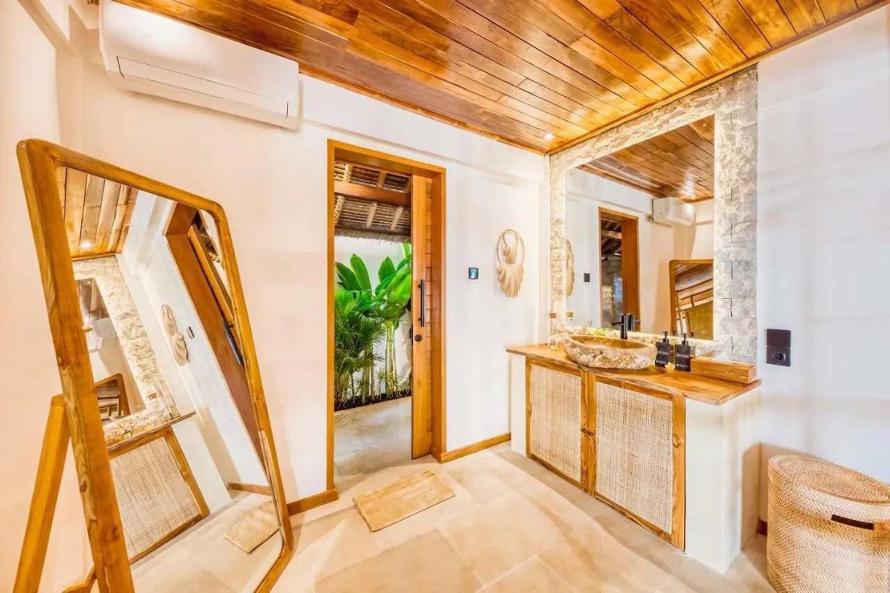 Villa Atlanta - New Luxury 7Bdr Prime Location Seminyak