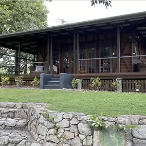 Magnolia - Relax, Breathe And Reconnect , Maleny Australia